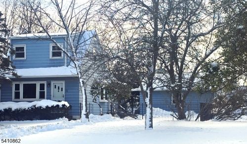 111 Central St, Manville, NJ, 08835-2500 | Card Image