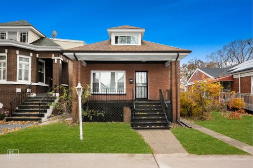 8420 S Carpenter St, Chicago, IL, 60620-3303 | Card Image