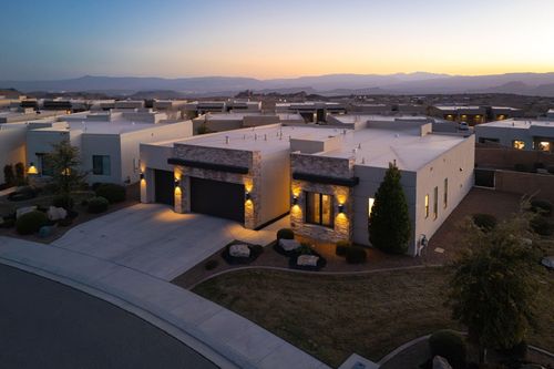 1525 W Pocket Mesa Dr, St George, UT, 84770-1331 | Card Image