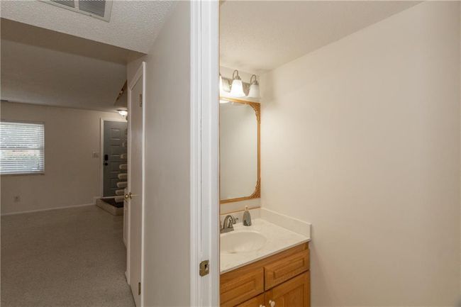 2080 Miracle Dr, Condo with 3 bedrooms, 2 bathrooms and null parking in Columbus IN | Image 6