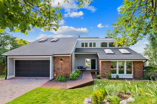 2974 Oakwood Dr, Bountiful, UT, 84010-4437 | Card Image