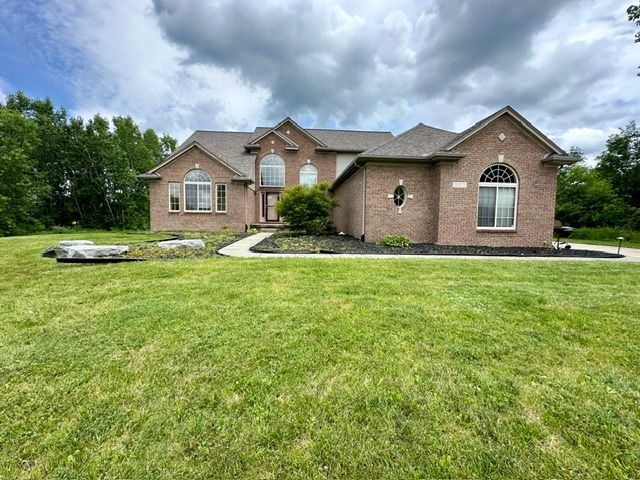 Youness Dr, Grand Blanc, MI 48439