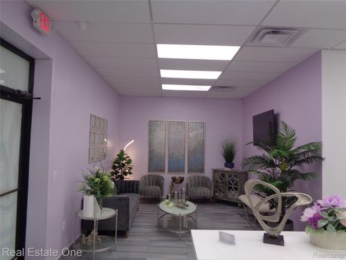 6468-6468 Greenfield Rd, Dearborn, MI, 48126-2061 | Card Image