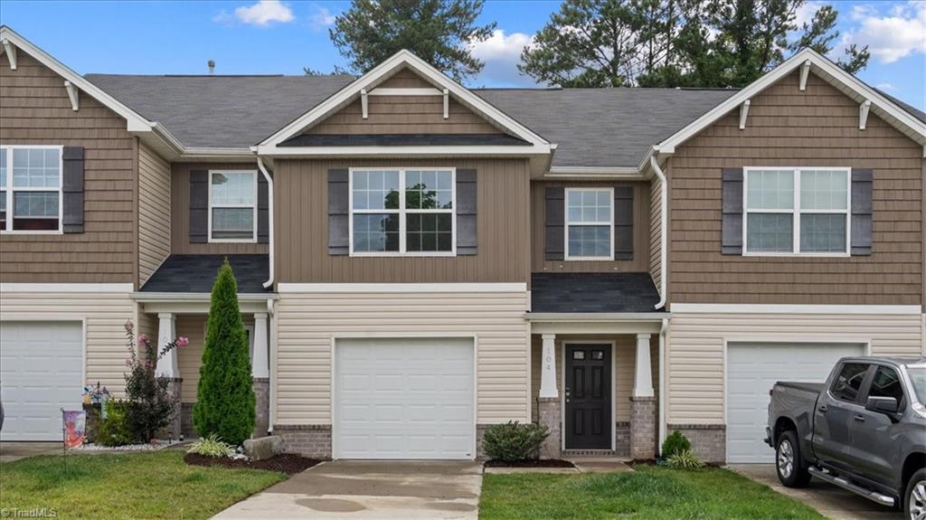 Crepe Myrtle Ln, Jamestown, NC 27282
