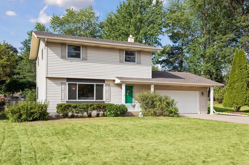 2525 Blomquist Ave, White Bear Lake, MN, 55110-4903 | Card Image