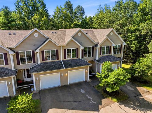 57 Magnolia Ln, Newmarket, NH, 03857-2097 | Card Image