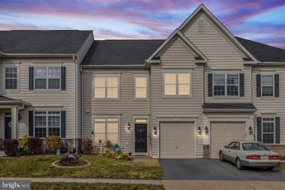 212 Bowling Green Circle, Townhouse with 3 bedrooms, 2 bathrooms and null parking in STEPHENS CITY VA | Image 2