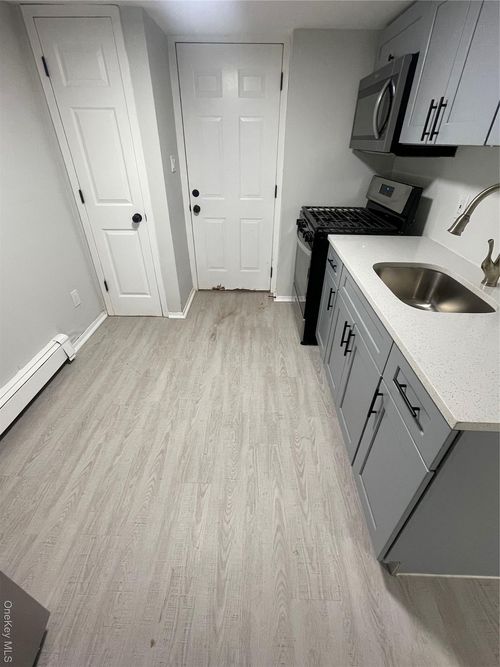 1303 Brunswick Ave, Far Rockaway, NY, 11691-3906 | Card Image