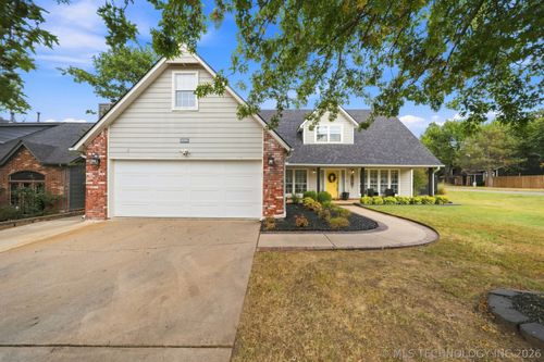 3725 S 69th Westcourt, Tulsa, OK, 74107 | Card Image