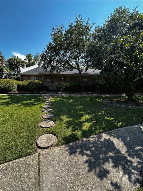e-1925 Corporate Square Dr, Slidell, LA, 70458-3163 | Card Image