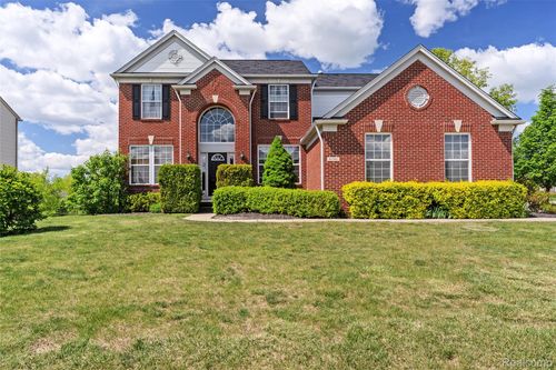 6241 Sapphire Ct, Grand Blanc, MI, 48439-7807 | Card Image