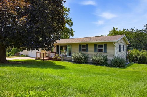 3429 Ridgecrest Dr Ne, North Liberty, IA, 52317-9338 | Card Image