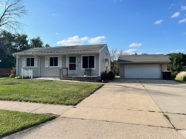Pleasant St, Adel, IA 50003