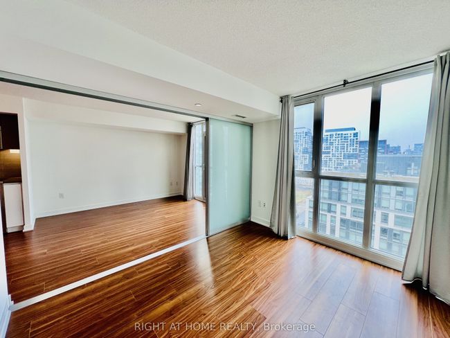 1109 - 85 Queens Wharf Rd, Condo with 1 bedrooms, 1 bathrooms and null parking in Toronto ON | Image 10