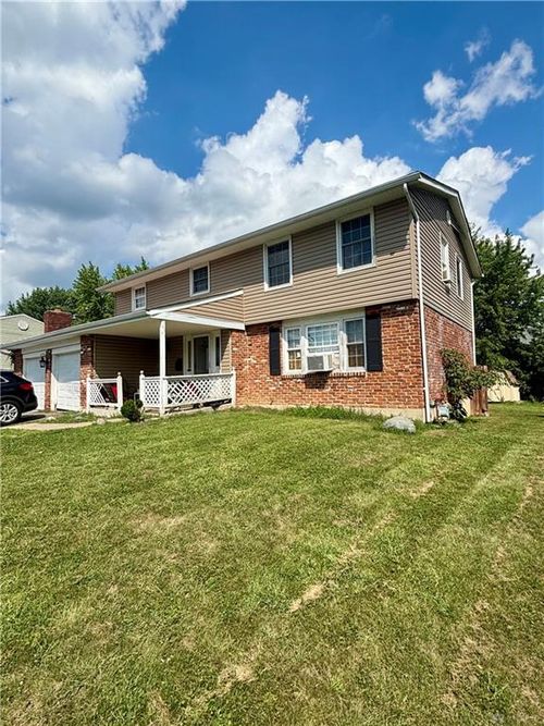 5550 Olive Tree Dr, Trotwood, OH, 45426-1311 | Card Image