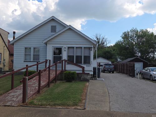 825 Negley Ave, Evansville, IN, 47711-3431 | Card Image