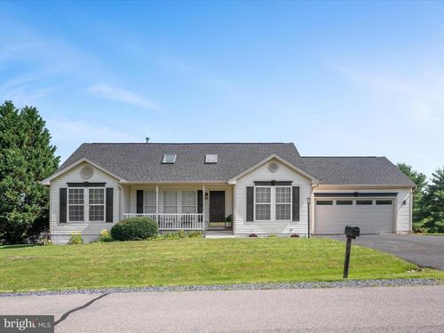 27 Yardley Ct, MARTINSBURG, WV, 25405-5758 | Card Image