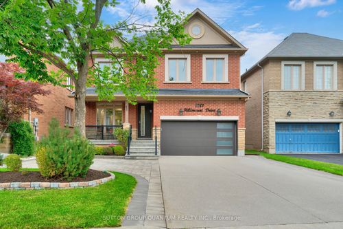 2201 Hillmount Dr, Oakville, ON, L6M0H9 | Card Image