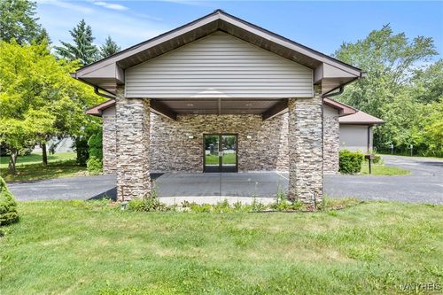 2099 River Road, Wheatfield, NY, 14304 | Card Image