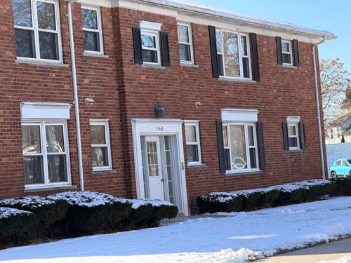 10-17540 N Mack Avenue, Grosse Pointe, MI, 48230 | Card Image