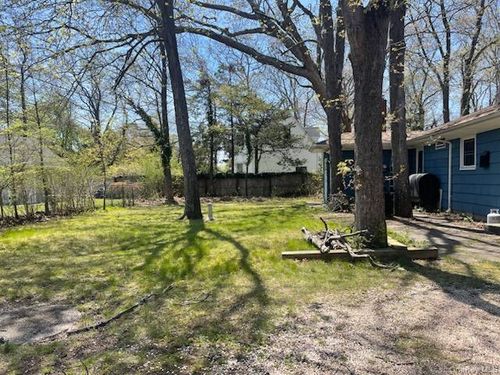 257 Union Ave, East Patchogue, NY, 11772-6142 | Card Image