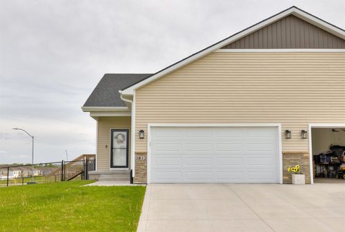2812 Yordi Dr, Norwalk, IA, 50211-1370 | Card Image