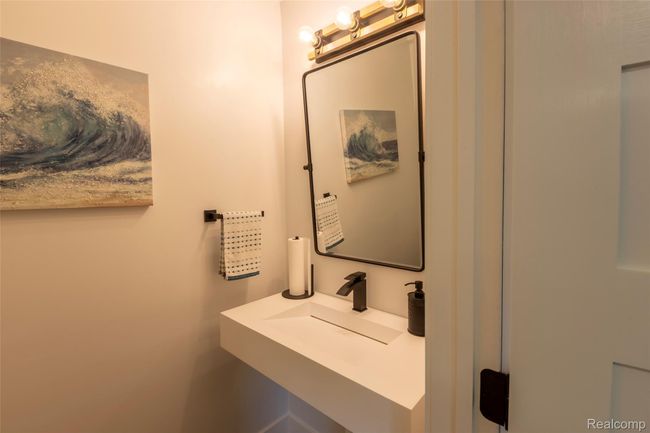 Gorgeous powder room off kitchen | Image 26