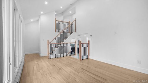 300 W 21st St, Deer Park, NY, 11729-6321 | Card Image