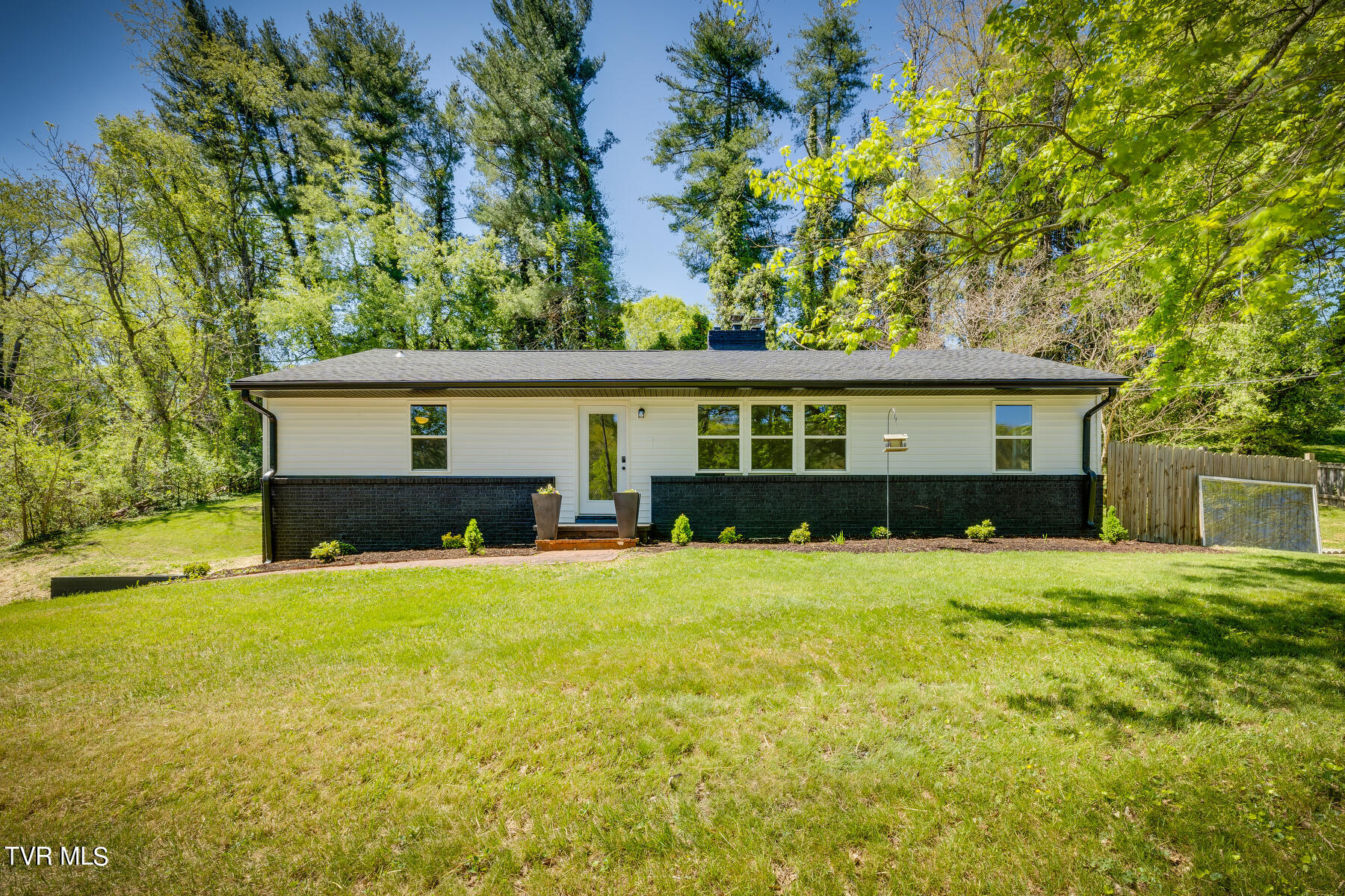 Crown , Bristol, TN 37620