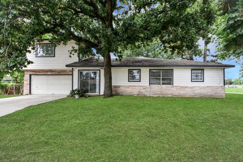 7450 Lakewood Dr, Houston, TX, 77016-3423 | Card Image