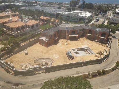 300 Kuhn Dr, Manhattan Beach, CA, 90266-6858 | Card Image