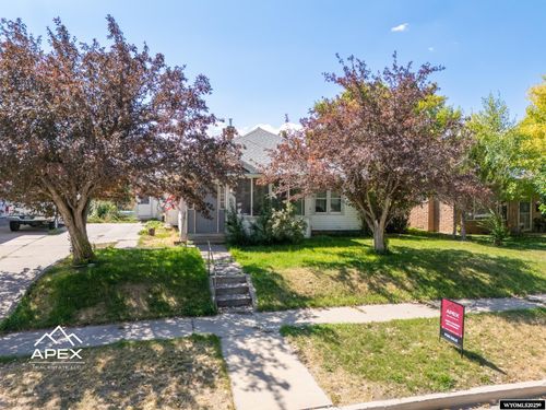 1325 Summit St, Evanston, WY, 82930-3345 | Card Image