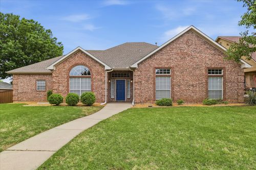 1146 Oakhurst St, Denton, TX, 76210-8346 | Card Image