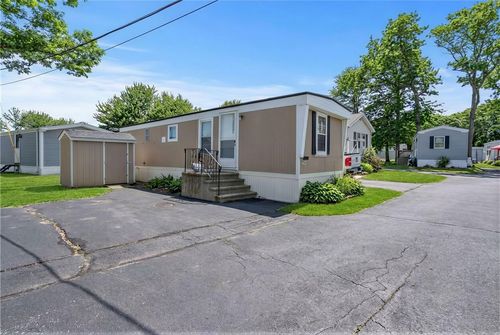 743 Forest Park Avenue, Middletown, RI, 02842 | Card Image