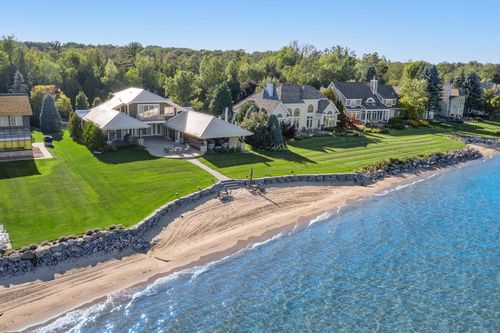 6140 Pine Lake Club Dr, Charlevoix, MI, 49720-8948 | Card Image