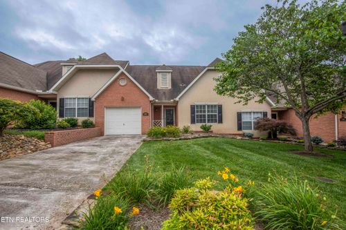 2605 Knob Creek Ln, Knoxville, TN, 37912-4481 | Card Image