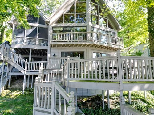 637 King Beach Dr, Howard, OH, 43028-8063 | Card Image