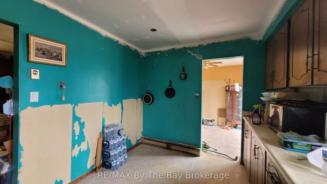 86 White Birch Way, House other with 3 bedrooms, 2 bathrooms and 7 parking in Wasaga Beach ON | Image 7