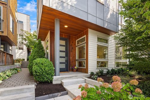 3246 14th Ave W, Seattle, WA, 98119 | Card Image