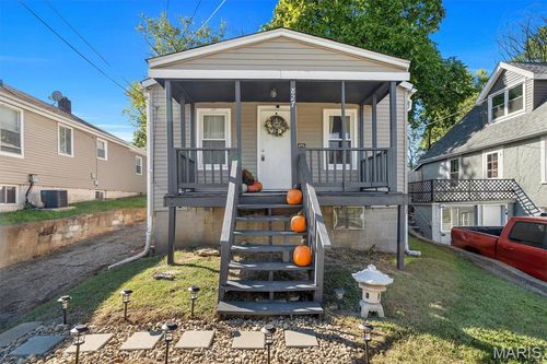827 Cornell Ave, Webster Groves, MO, 63119-1709 | Card Image