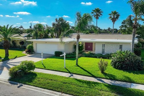 13850 Sunset Dr, LARGO, FL, 33774-4521 | Card Image