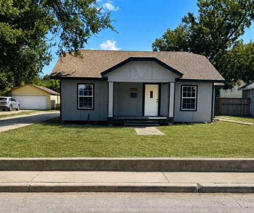 1020 E 5th St, Alice, TX, 78332-4620 | Card Image