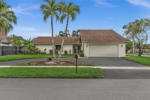 741 Sw 100th Ter, Pembroke Pines, FL, 33025-1001 | Card Image