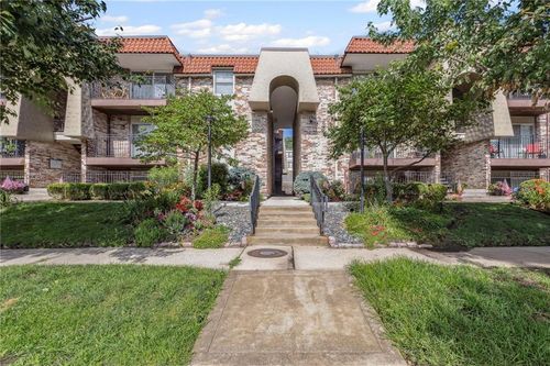 apt-205-5006 Baltimore Ave, Kansas City, MO, 64112-2469 | Card Image