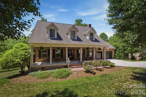 204 Constitution Dr, Morganton, NC, 28655-8191 | Card Image