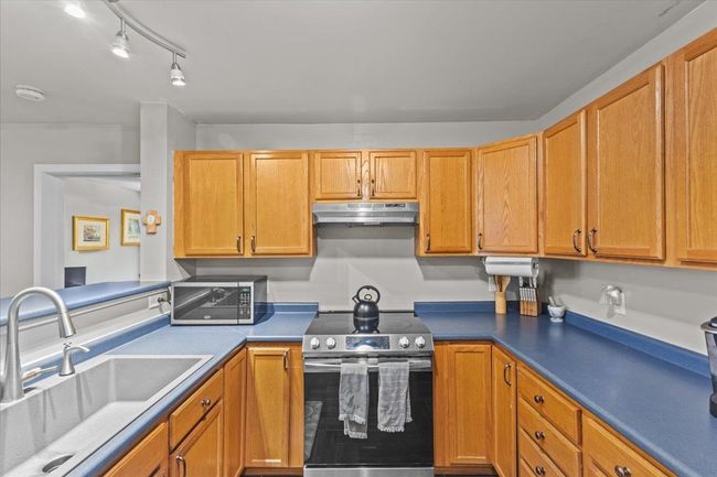 APT-400 - 409 Farrell St, Condo with 2 bedrooms, 2 bathrooms and null parking in South Burlington VT | Image 11