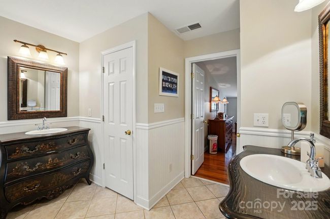 2025 Sagamore Rd, House other with 4 bedrooms, 3 bathrooms and null parking in Charlotte NC | Image 35