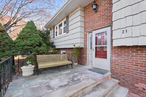 21 Park Ave W, White Plains, NY, 10607-2505 | Card Image