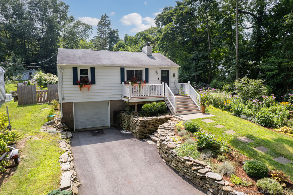 Gardner Lake Hts, Salem, CT 06420