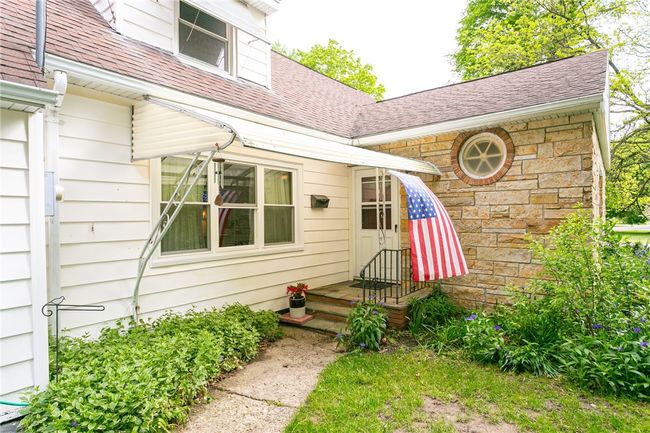 Front door to larger unit | Image 2